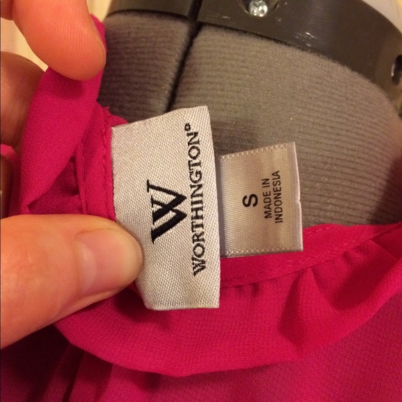 Fuchsia chiffon button up top - Picture 3 of 3